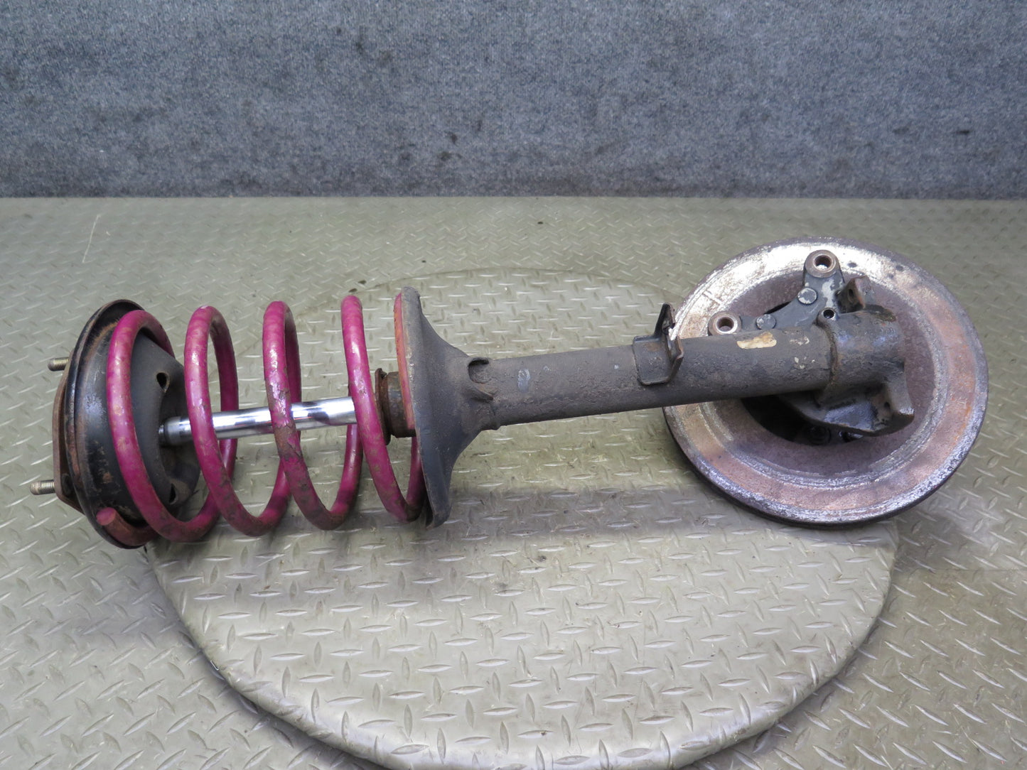 84-86 Nissan Z31 300ZX NON Turbo Front Left Shock Absorber Wheel Hub OEM