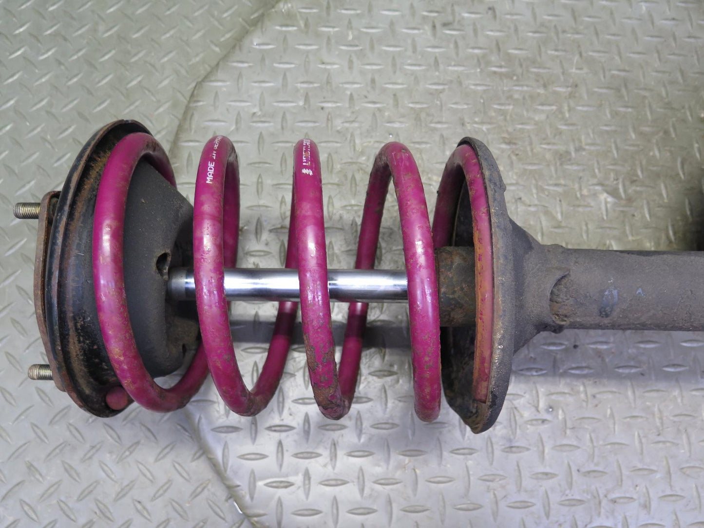 84-86 Nissan Z31 300ZX NON Turbo Front Left Shock Absorber Wheel Hub OEM
