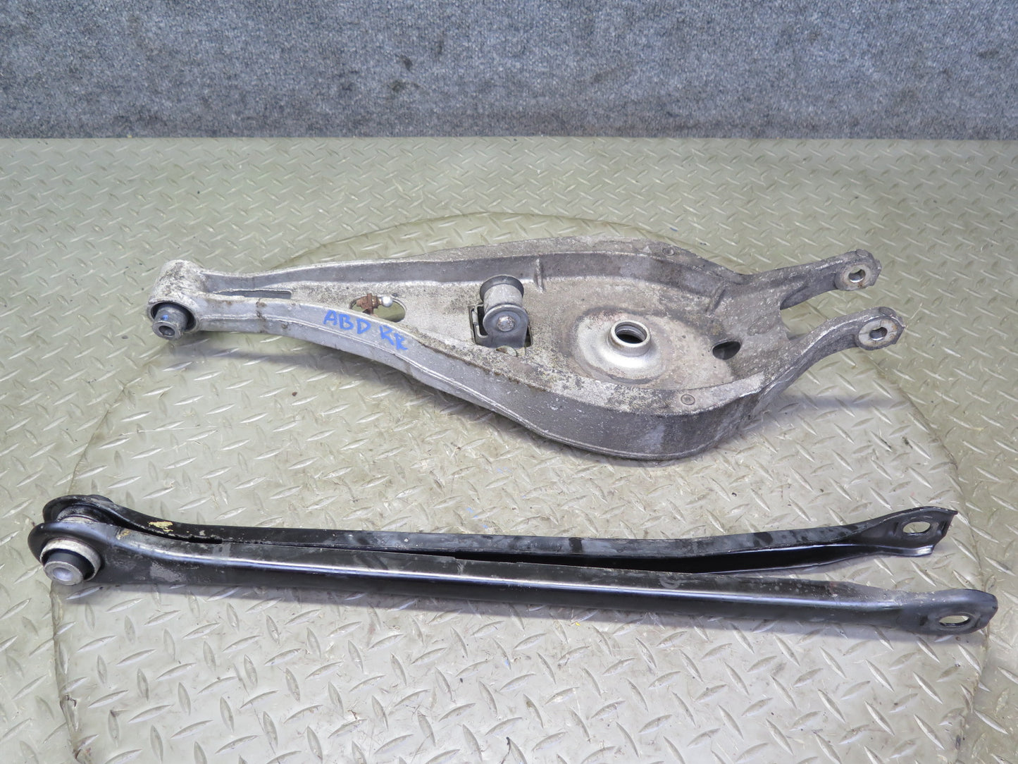 01-06 BMW E46 330ci RWD Set of 2 Rear Right Upper & Lower Control Arm 116K OEM