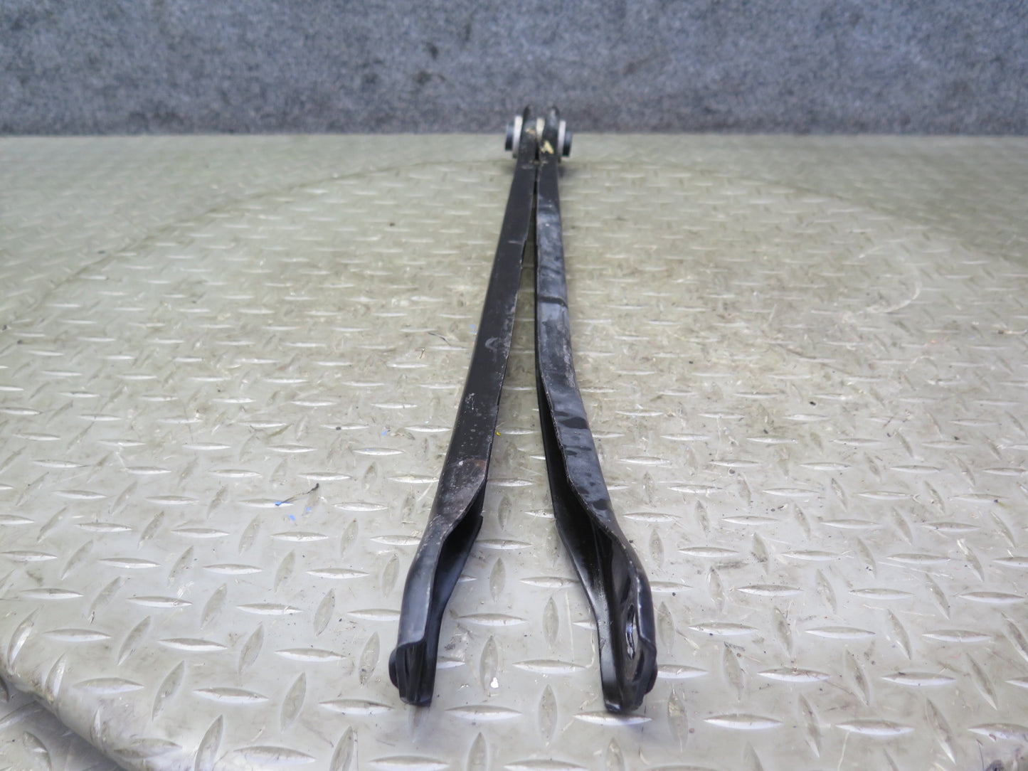 01-06 BMW E46 330ci RWD Set of 2 Rear Right Upper & Lower Control Arm 116K OEM