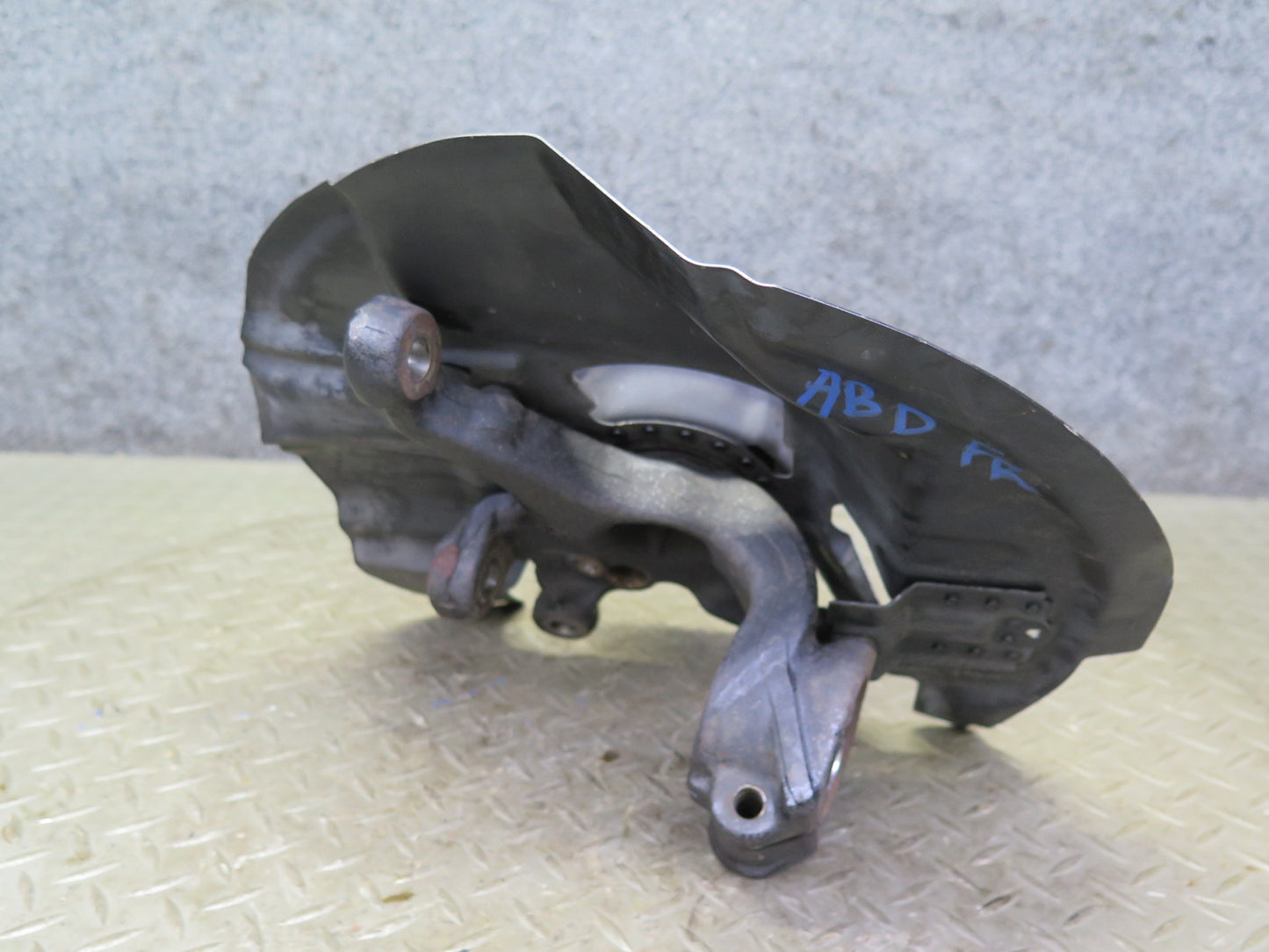 02-06 BMW E46 330i 330ci RWD Front Right Spindle Knuckle Wheel Hub Bearing OEM