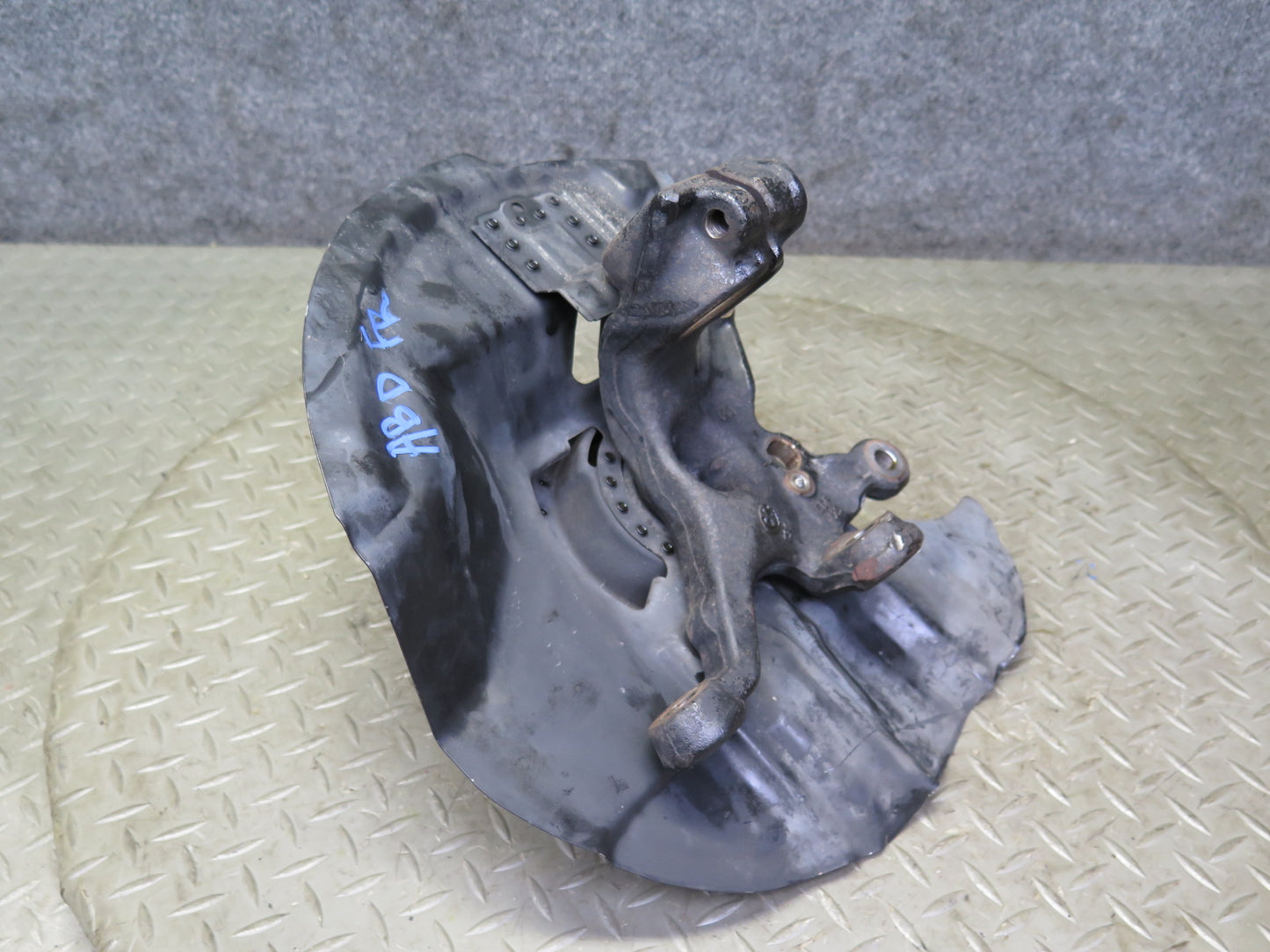 02-06 BMW E46 330i 330ci RWD Front Right Spindle Knuckle Wheel Hub Bearing OEM