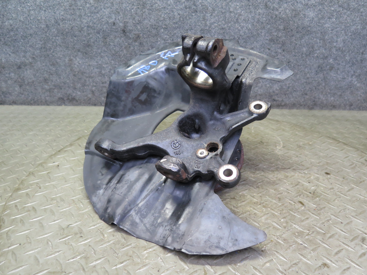 02-06 BMW E46 330i 330ci RWD Front Right Spindle Knuckle Wheel Hub Bearing OEM