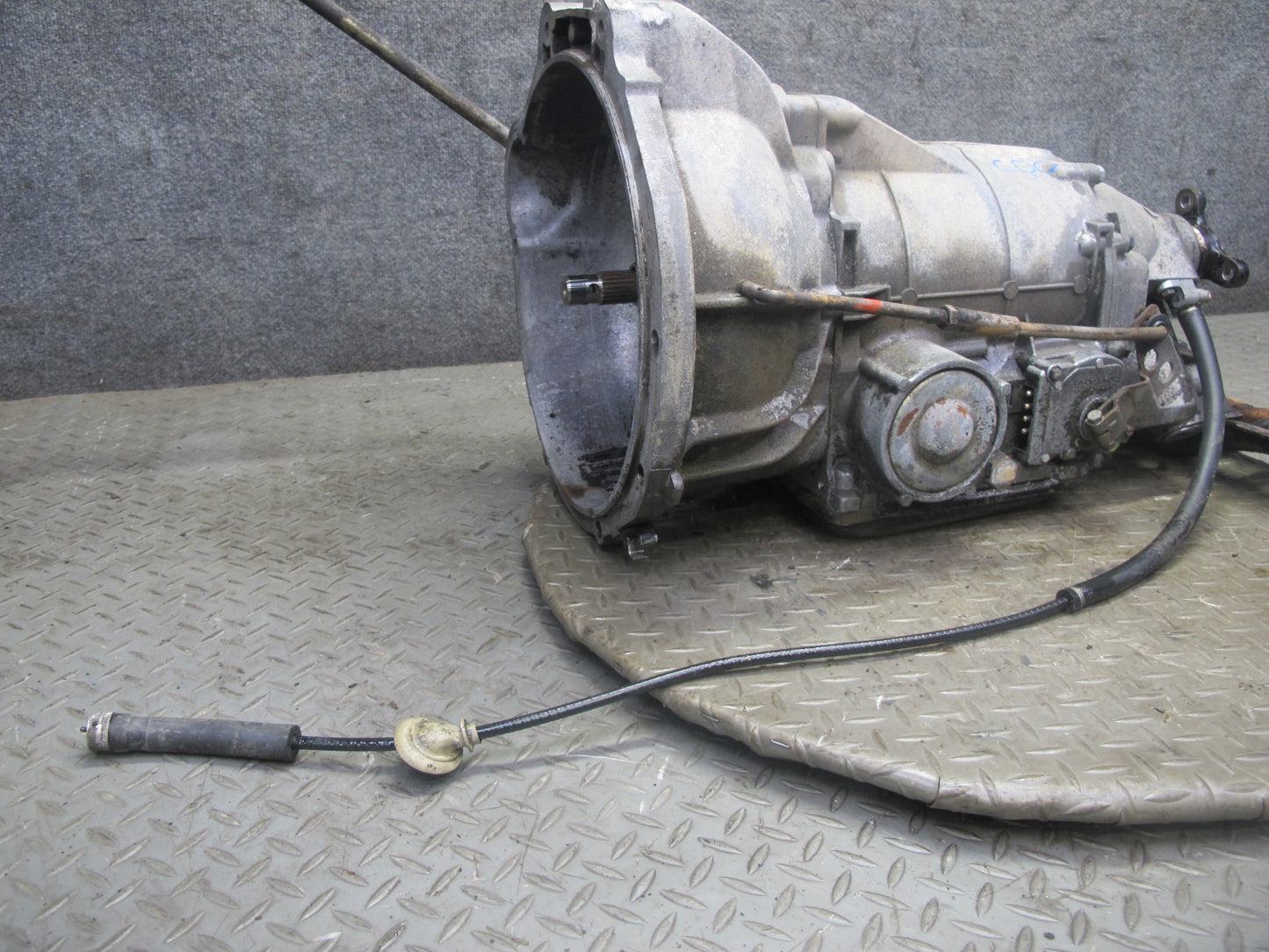 75-76 Mercedes W115 300D 4-SPEED A/T Automatic Transmission Only 14K Miles OEM