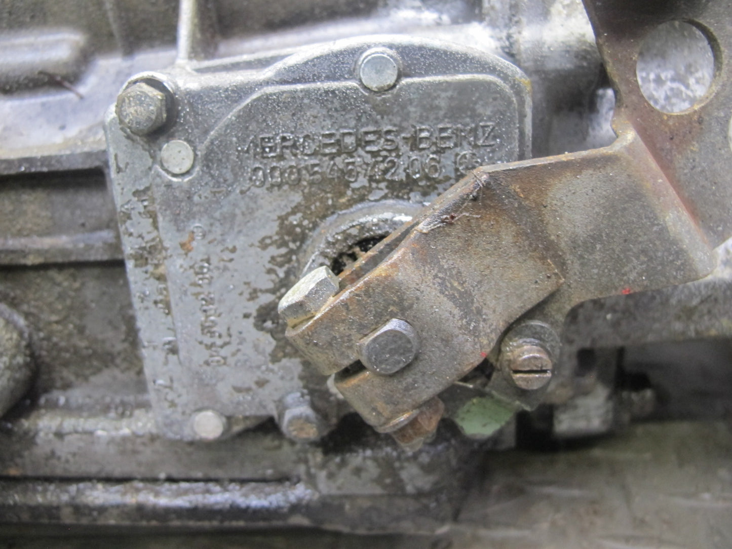 75-76 Mercedes W115 300D 4-SPEED A/T Automatic Transmission Only 14K Miles OEM