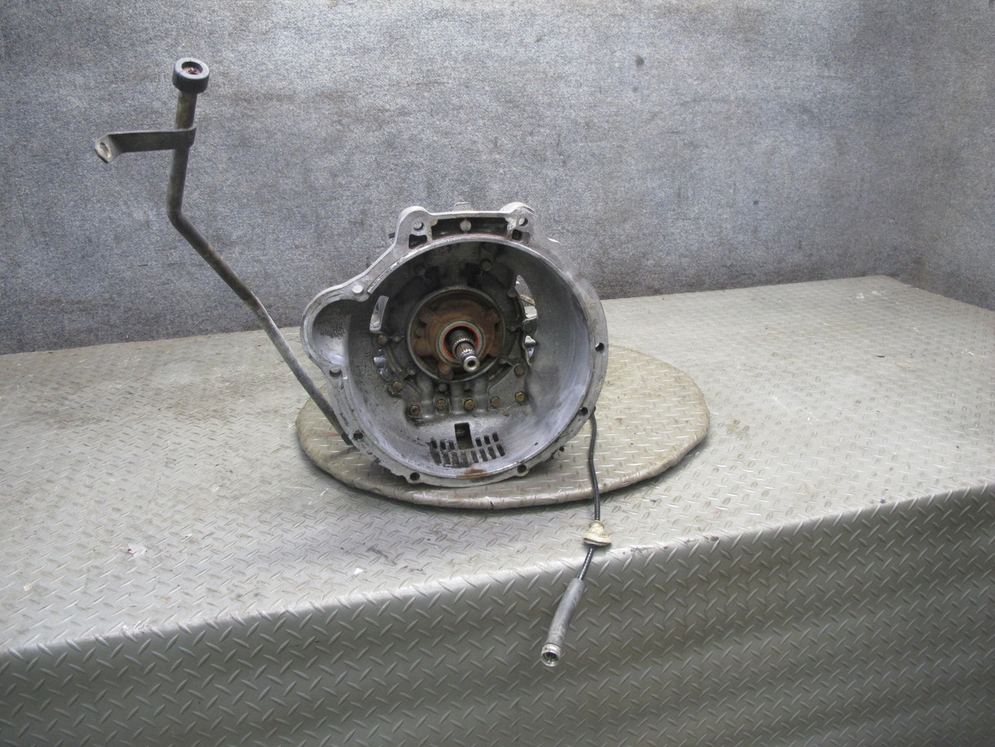 75-76 Mercedes W115 300D 4-SPEED A/T Automatic Transmission Only 14K Miles OEM