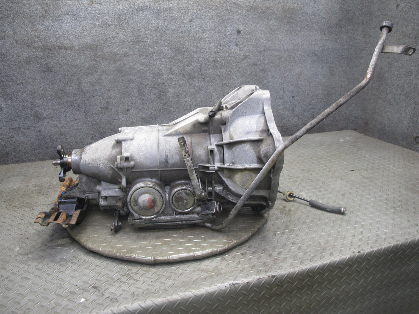 75-76 Mercedes W115 300D 4-SPEED A/T Automatic Transmission Only 14K Miles OEM