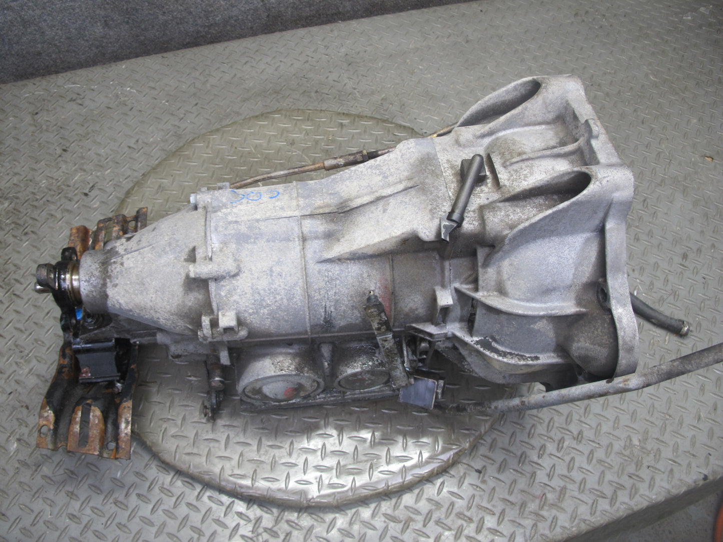 75-76 Mercedes W115 300D 4-SPEED A/T Automatic Transmission Only 14K Miles OEM