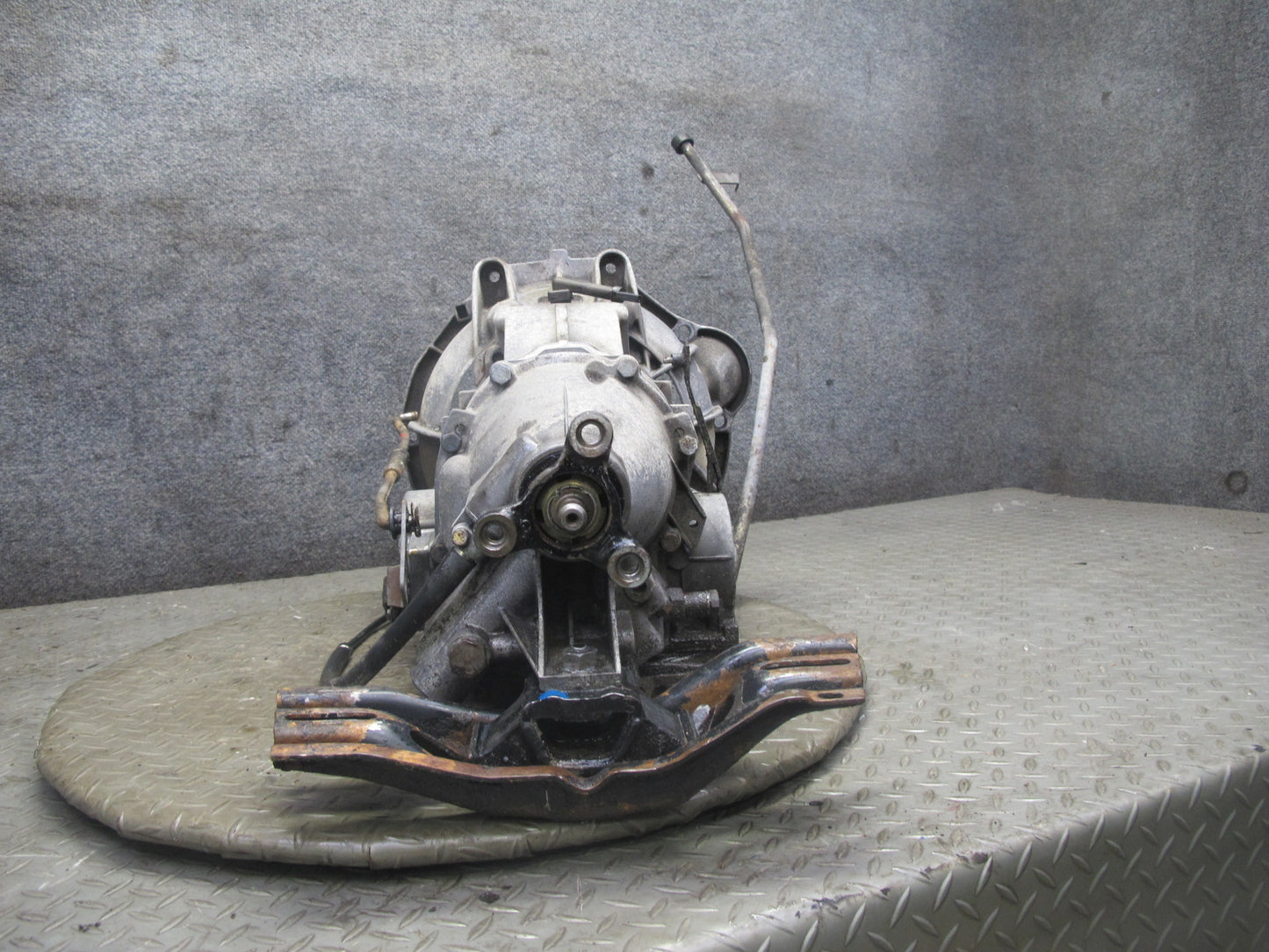 75-76 Mercedes W115 300D 4-SPEED A/T Automatic Transmission Only 14K Miles OEM