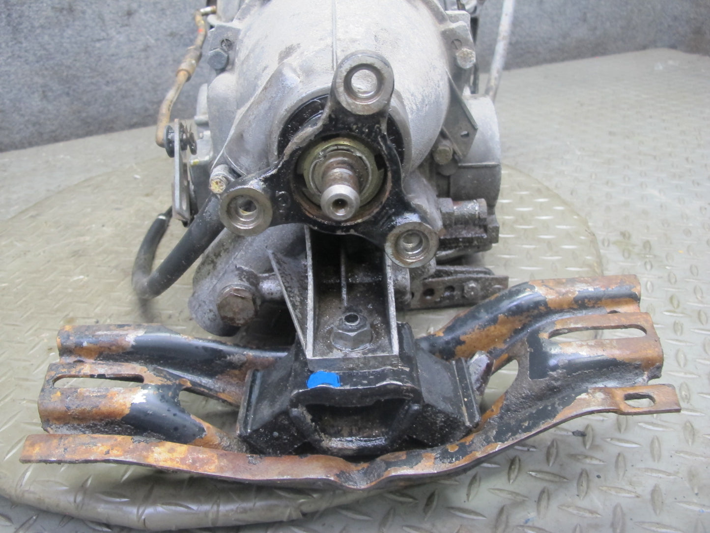 75-76 Mercedes W115 300D 4-SPEED A/T Automatic Transmission Only 14K Miles OEM