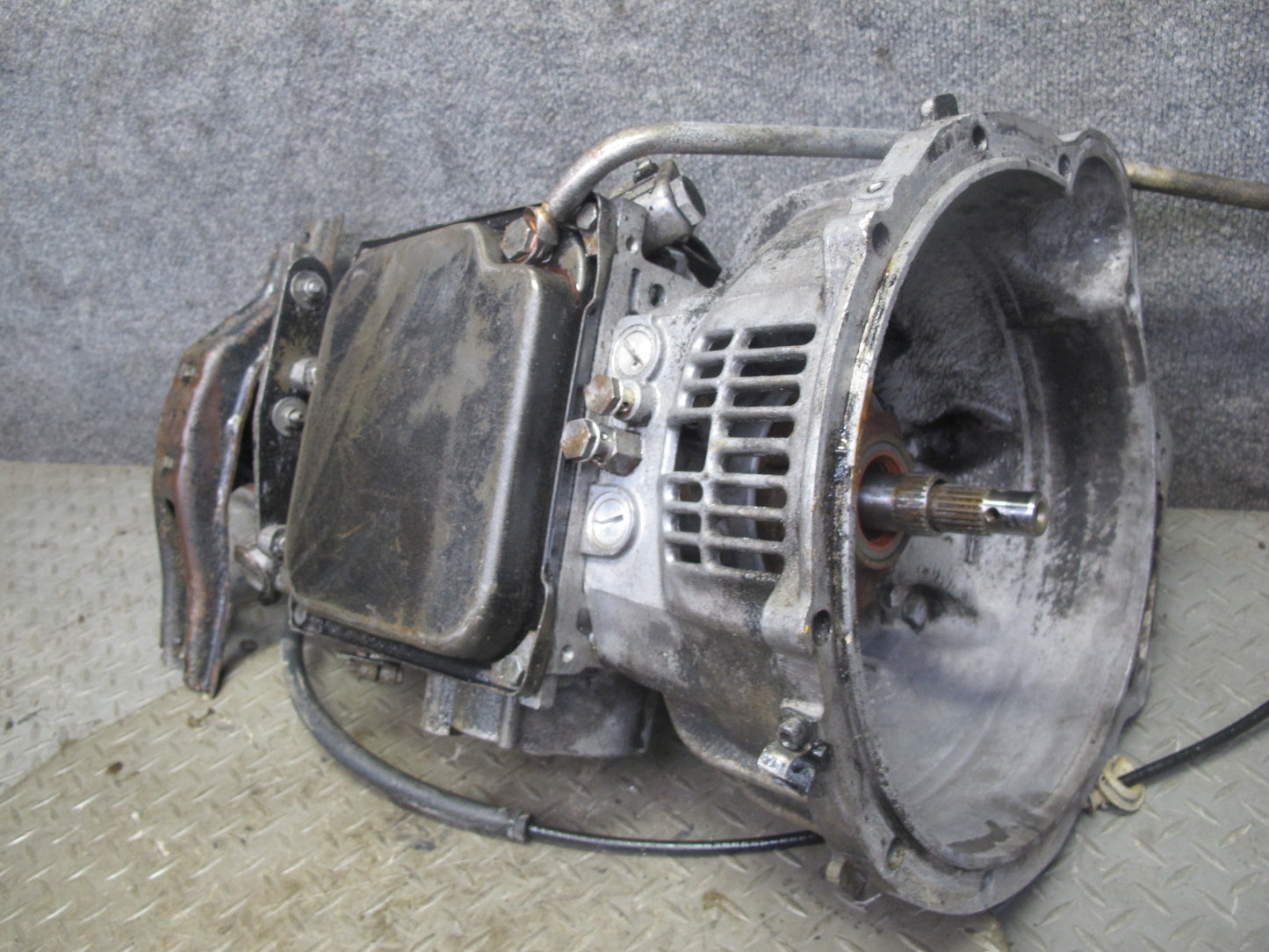 75-76 Mercedes W115 300D 4-SPEED A/T Automatic Transmission Only 14K Miles OEM