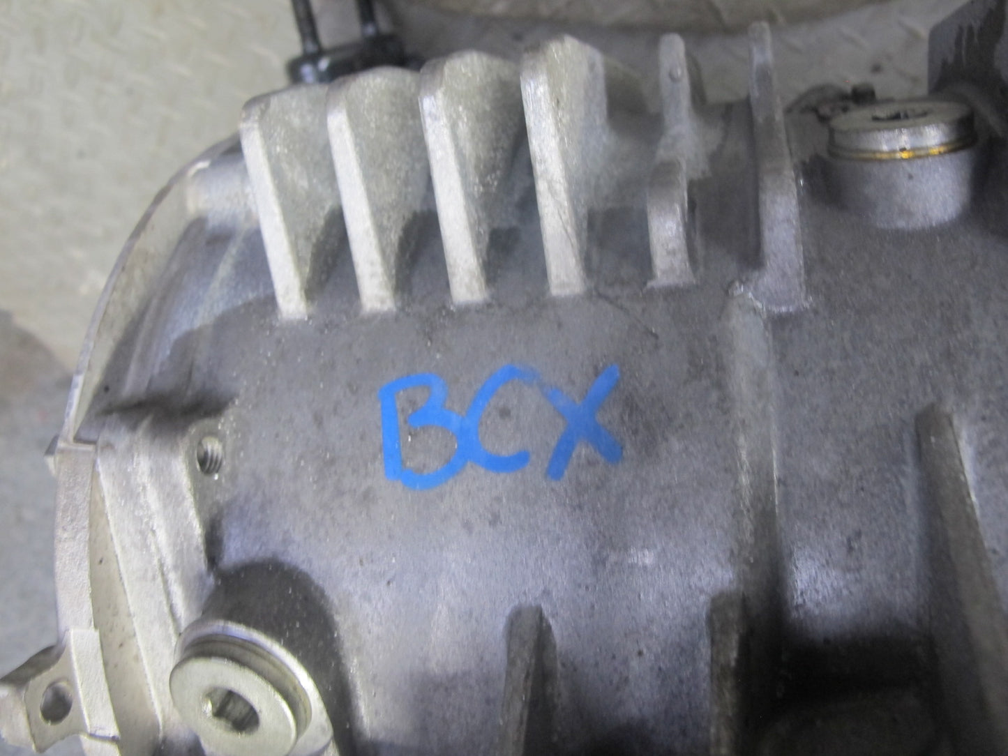 2004-2006 Cadillac XLR 4.6L Rear Differential Axle Carrier Assembly 2.93 Ratio