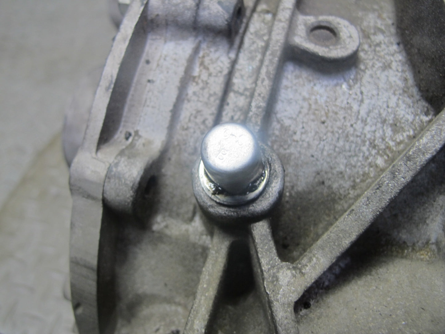 2004-2006 Cadillac XLR 4.6L Rear Differential Axle Carrier Assembly 2.93 Ratio