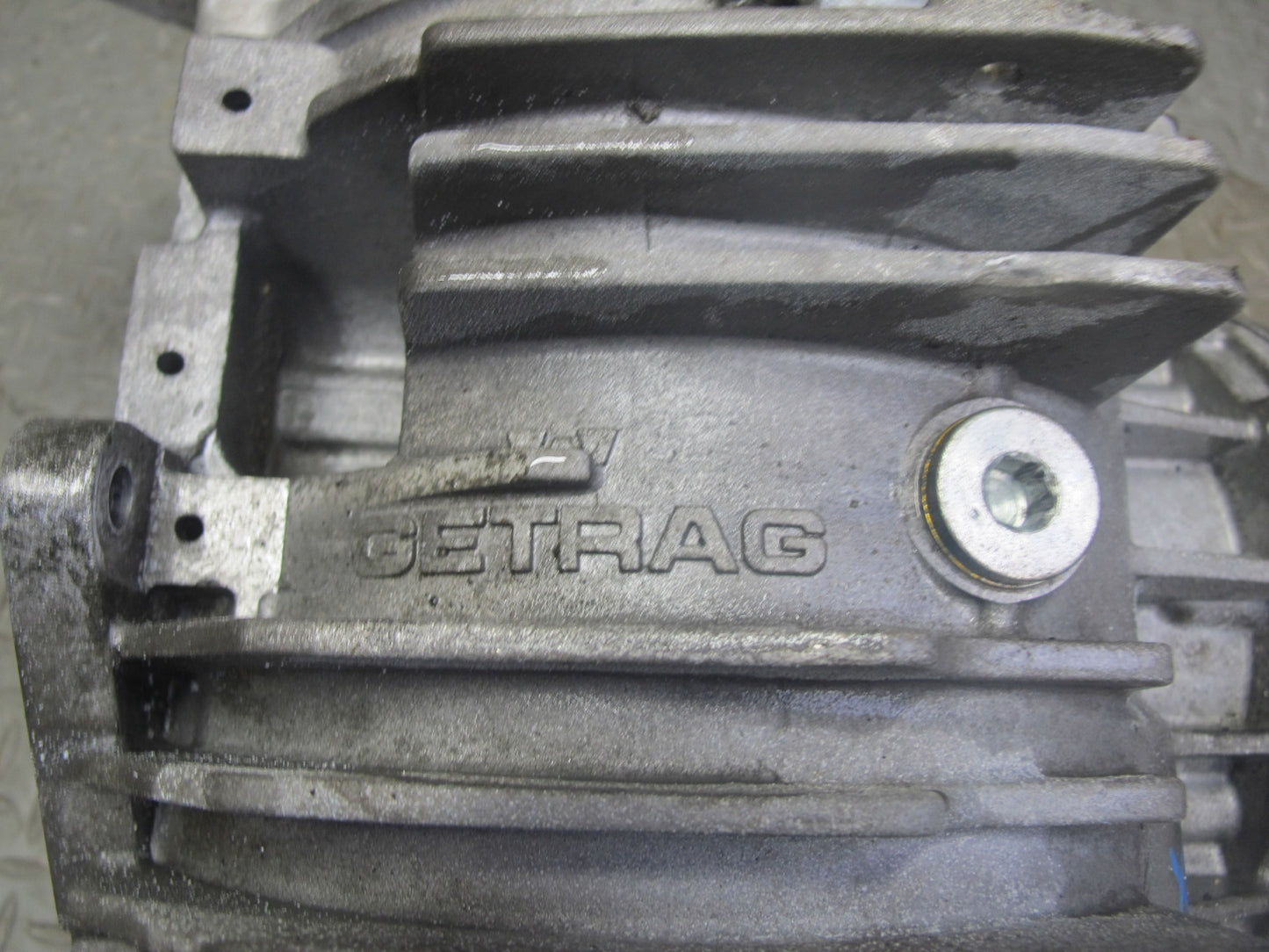 2004-2006 Cadillac XLR 4.6L Rear Differential Axle Carrier Assembly 2.93 Ratio
