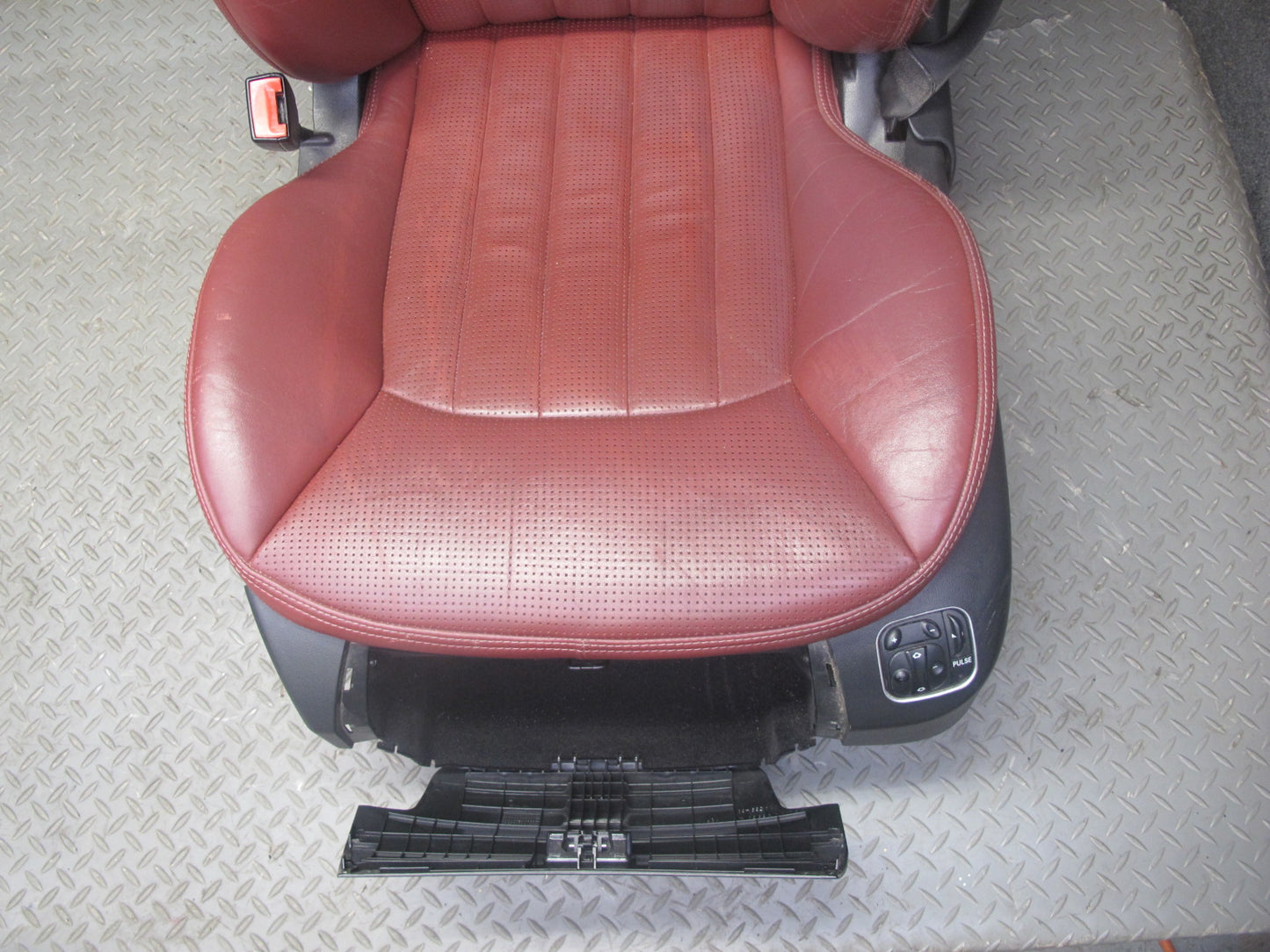 03-08 Mercedes R230 SL55 AMG Set of 2 Front Sport Leather Heat Massage Seat OEM