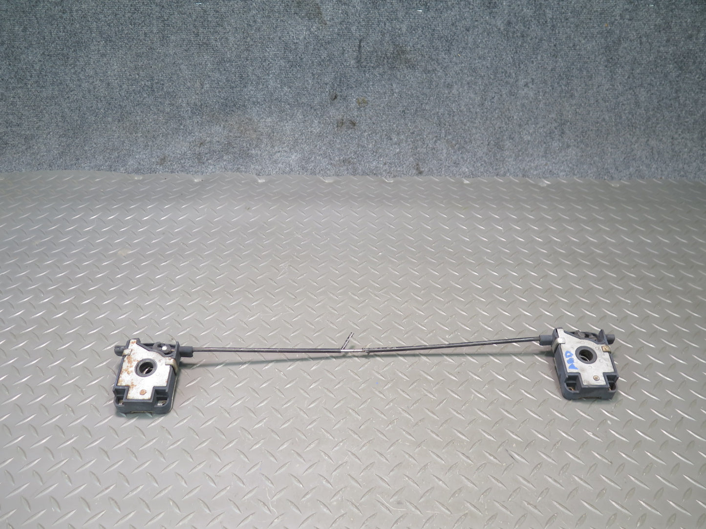 01-06 BMW E46 330ci Hood Bonnet Release Lock Latch Actuator Assembly OEM
