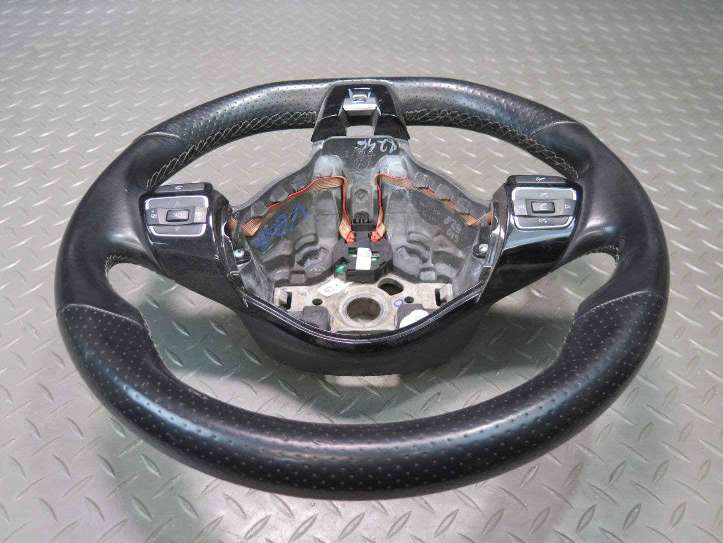 12-13 VW Golf MK6 R Sport Leather Steering Black w Controls 5K0419091ARASZ OEM