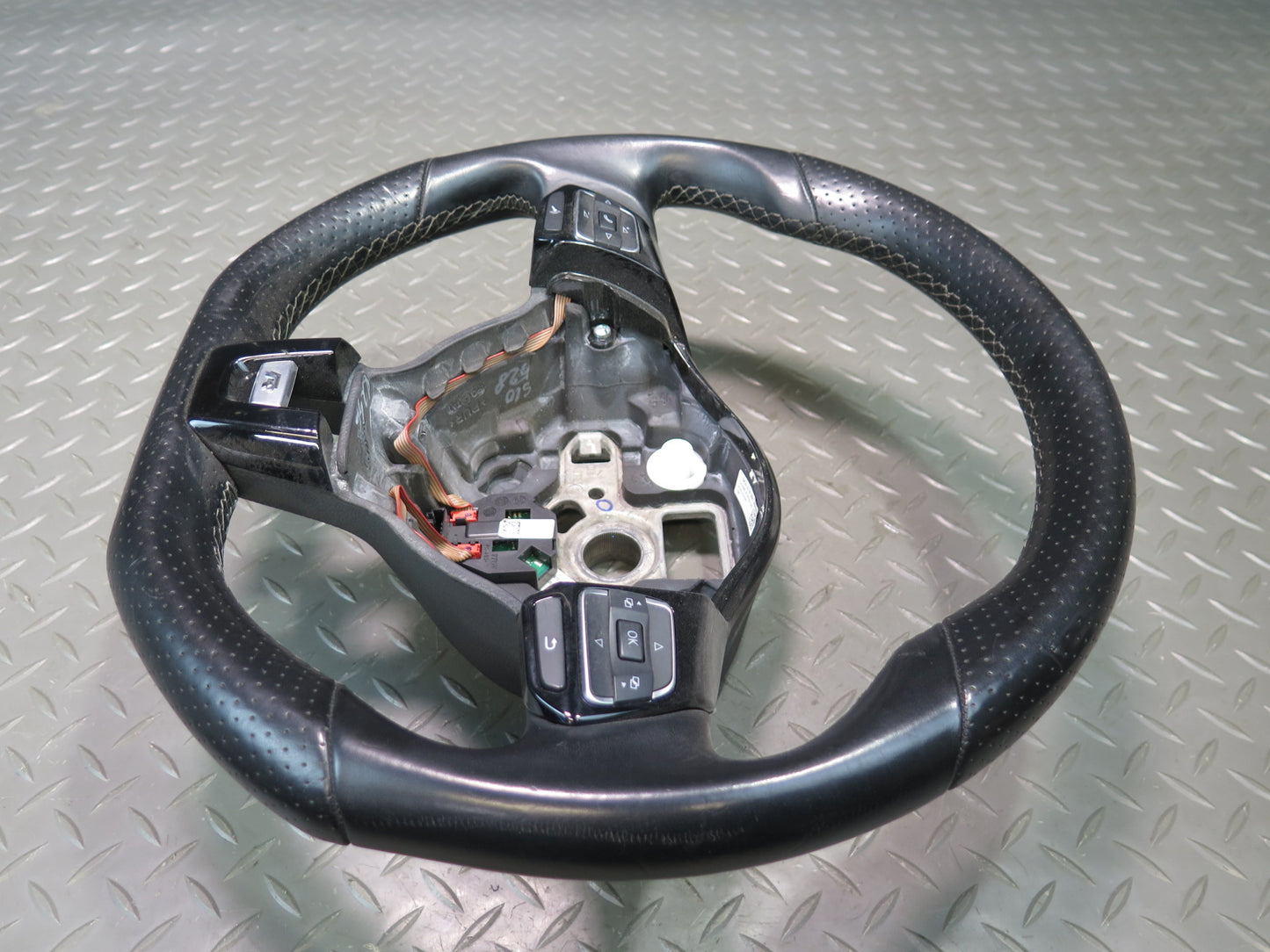 12-13 VW Golf MK6 R Sport Leather Steering Black w Controls 5K0419091ARASZ OEM