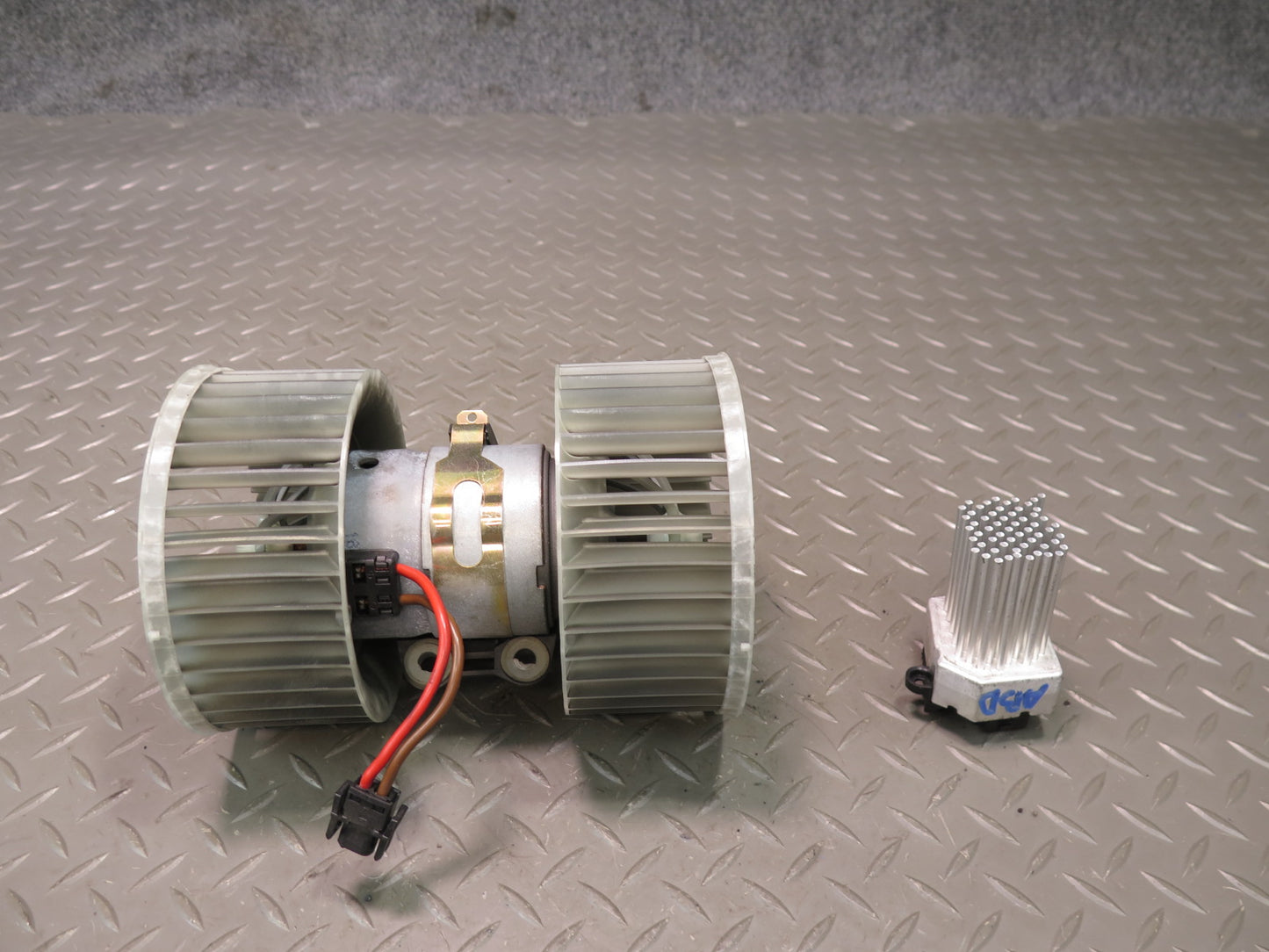 01-06 BMW E46 330ci A/C Heater Blower Motor Fan w Resistor OEM