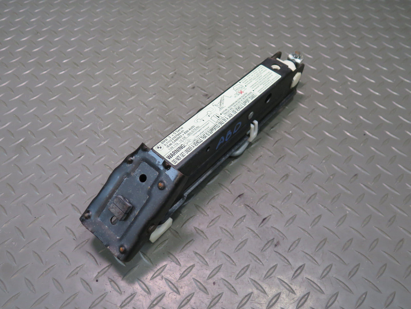 01-06 BMW E46 330ci Emergency Spare Tire Lift Jack Tool 6767944 OEM