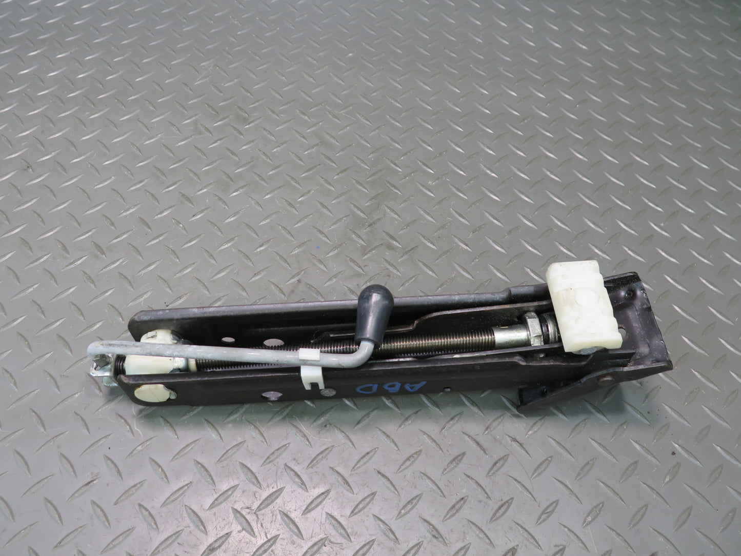 01-06 BMW E46 330ci Emergency Spare Tire Lift Jack Tool 6767944 OEM