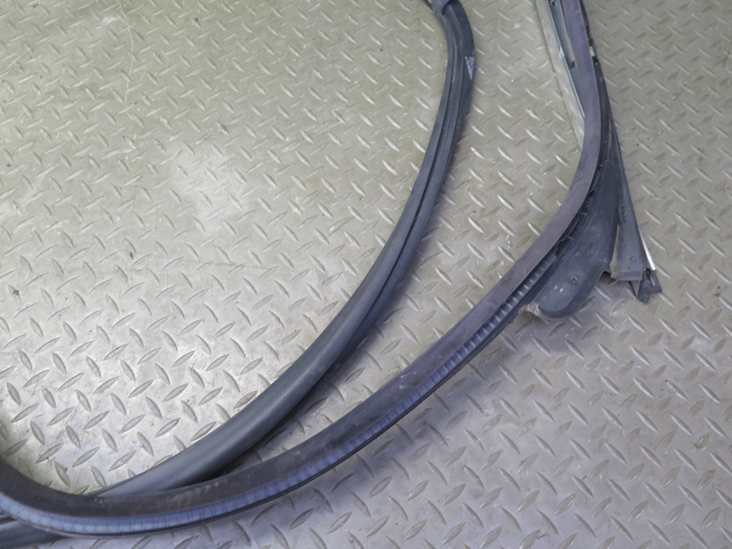 01-06 BMW E46 330ci Convertible Windshield Door Weatherstrip Rubber Seal OEM