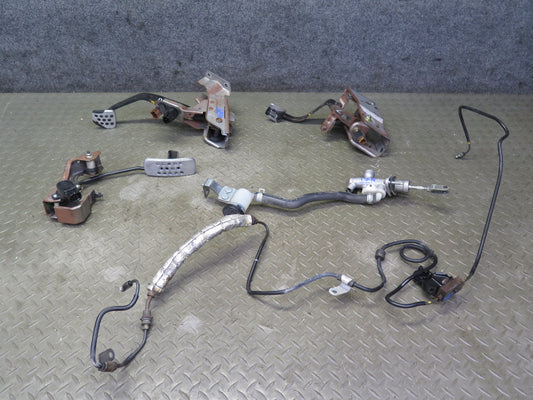 07-08 Nissan 350Z Z33 Clutch Brake Gas Pedal w Master Cyliner Hose Line Set OEM