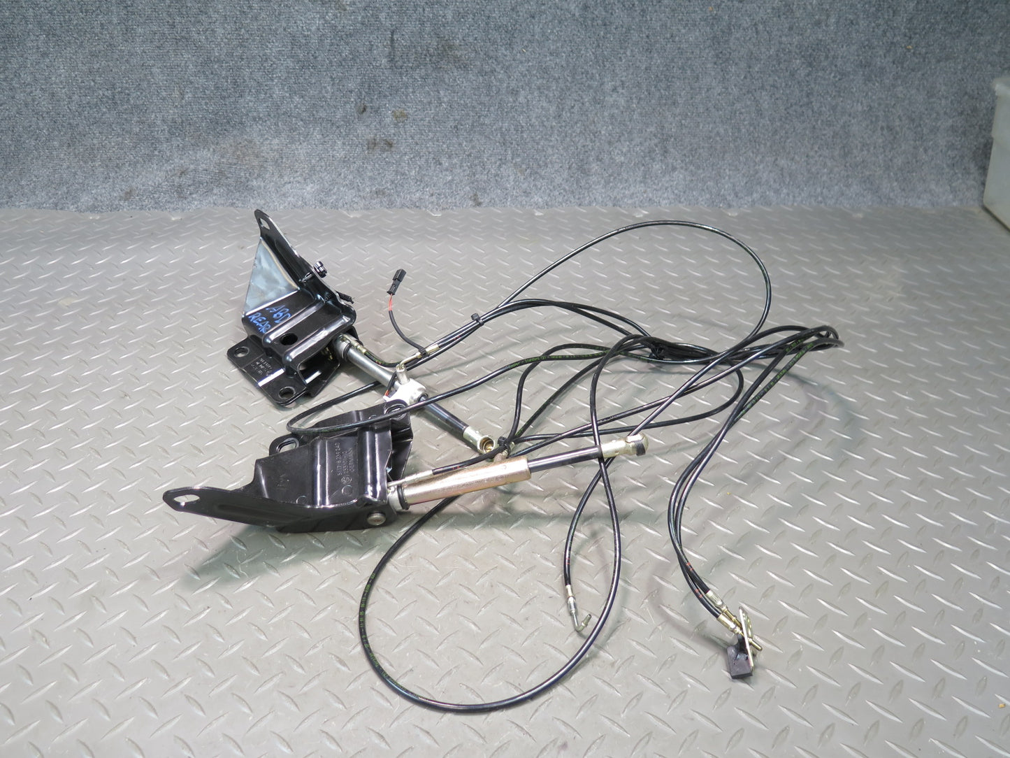 01-06 BMW E46 330Ci Conv Rear Left & Right TOP Hydraulic Cylinder w Pipe Set OEM