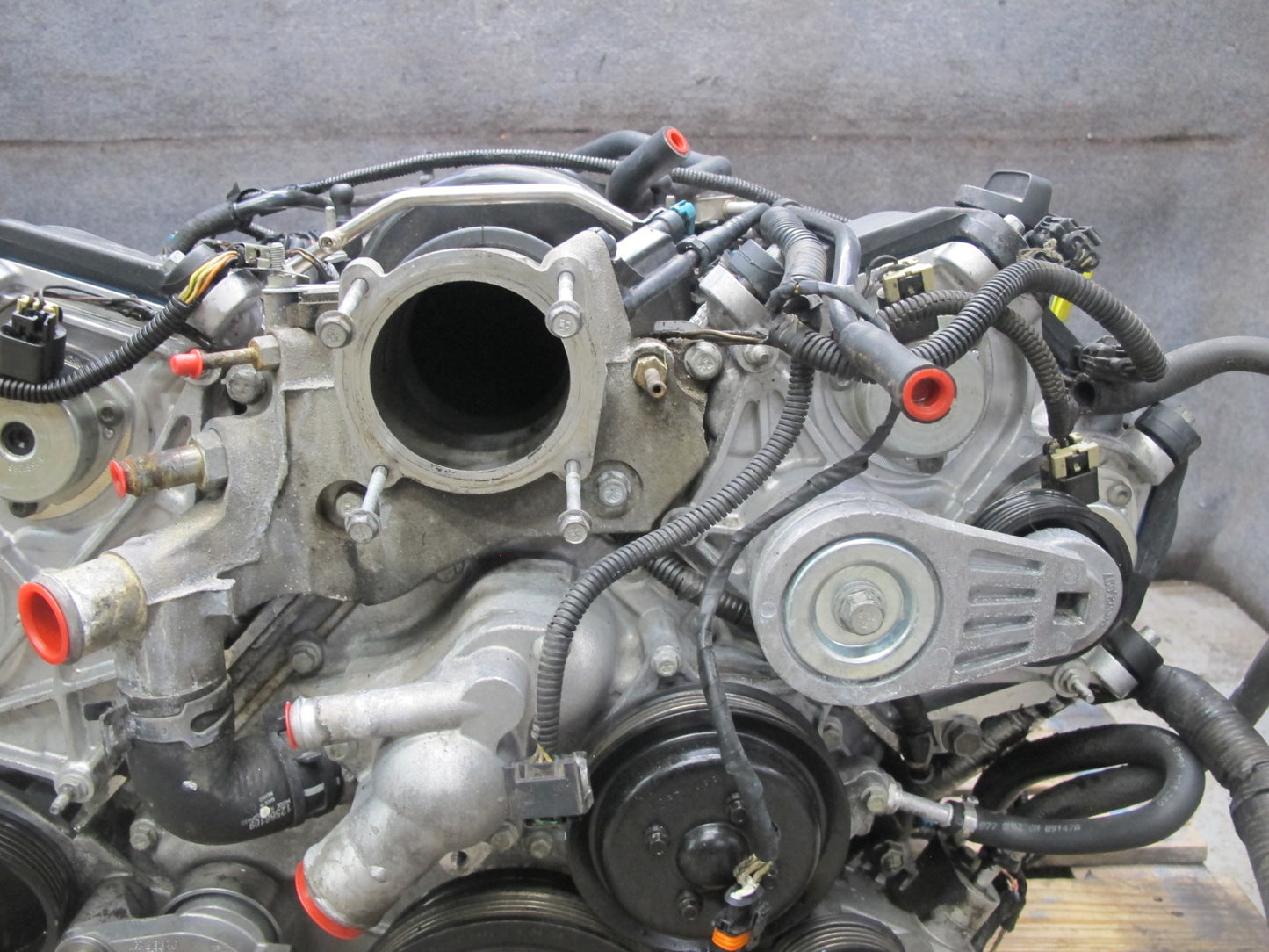 2005 Cadillac XLR 4.6L LH2 RWD VIN A 8TH Digit Complete Engine Motor 107K Miles