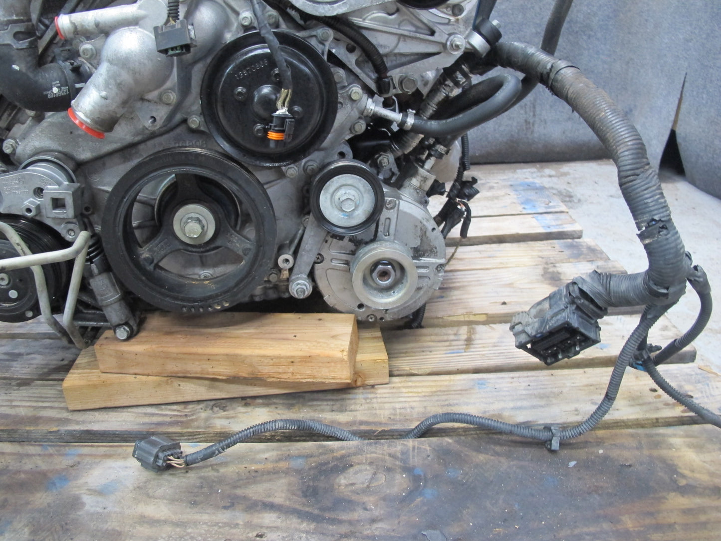2005 Cadillac XLR 4.6L LH2 RWD VIN A 8TH Digit Complete Engine Motor 107K Miles