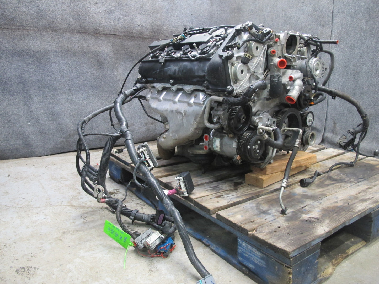 2005 Cadillac XLR 4.6L LH2 RWD VIN A 8TH Digit Complete Engine Motor 107K Miles