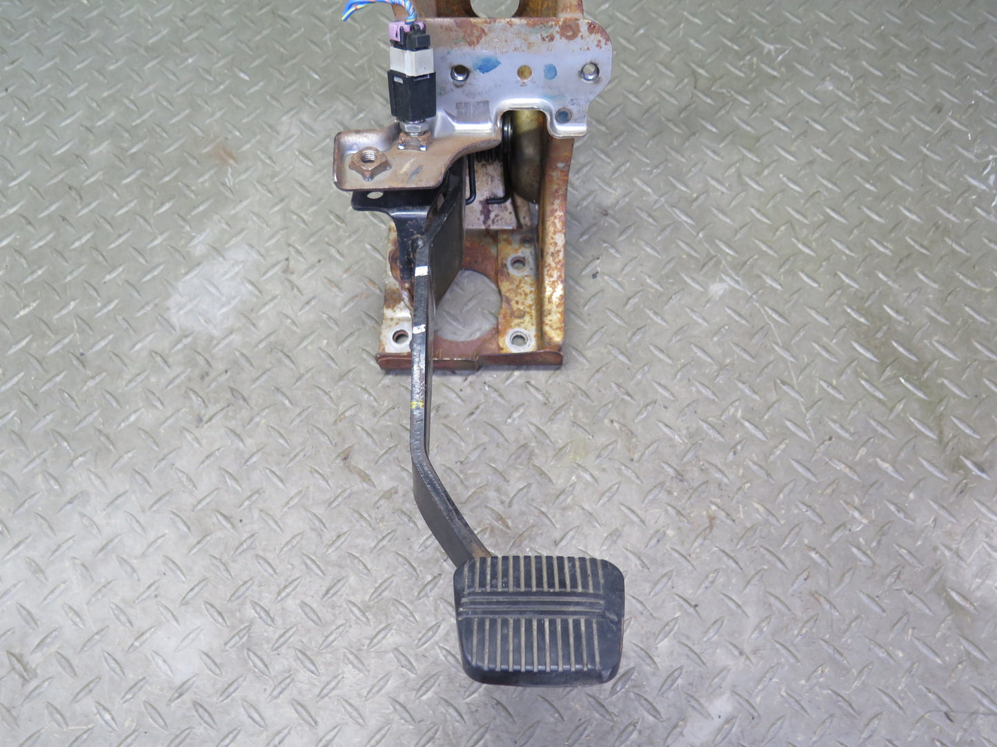 84-86 Nissan Z31 300ZX M/T Gas Brake Stop Clutch Pedal Set of 3 OEM