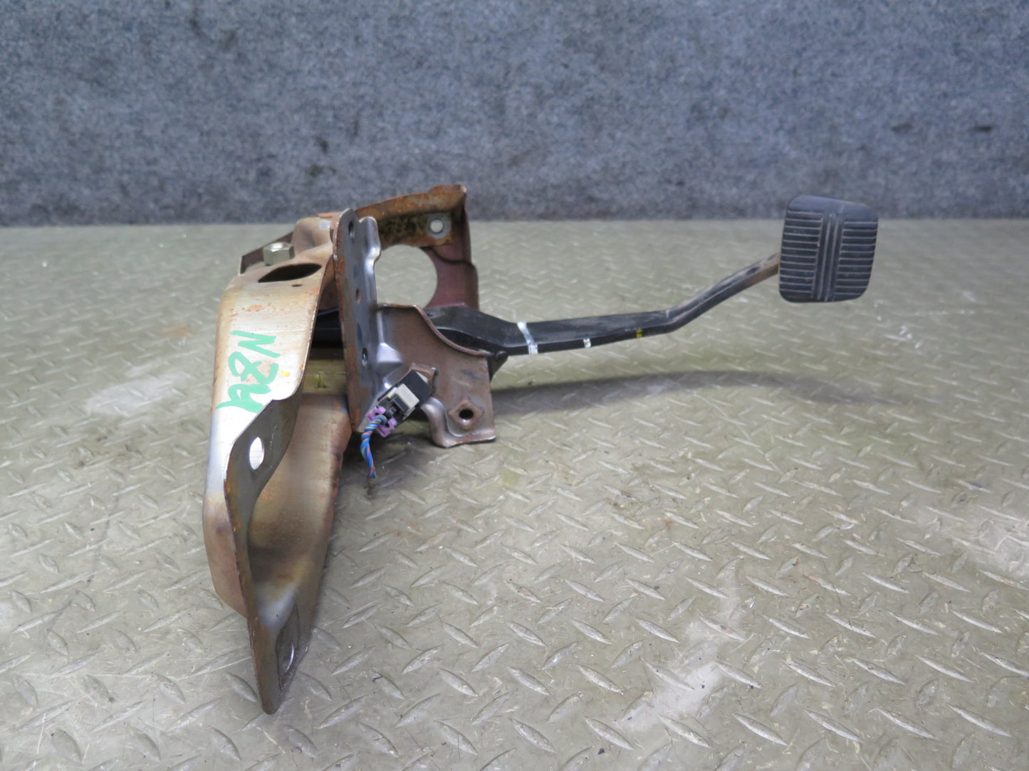 84-86 Nissan Z31 300ZX M/T Gas Brake Stop Clutch Pedal Set of 3 OEM