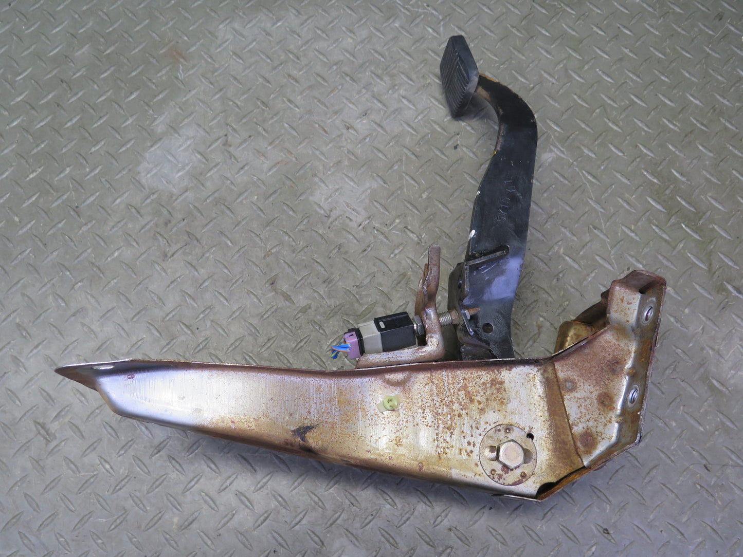 84-86 Nissan Z31 300ZX M/T Gas Brake Stop Clutch Pedal Set of 3 OEM