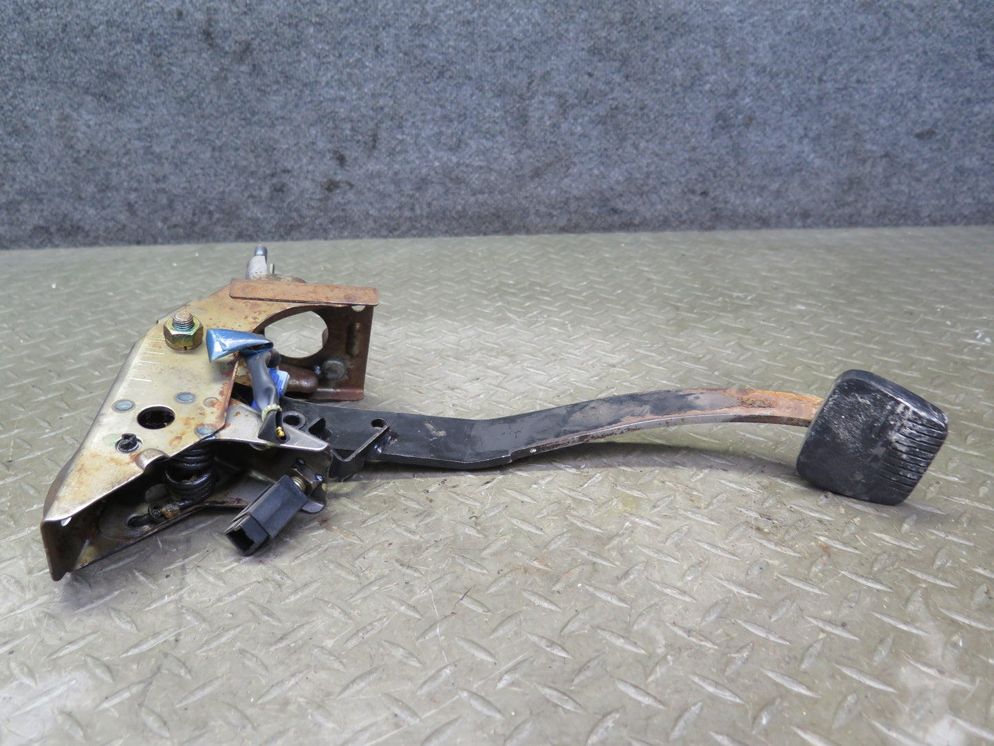 84-86 Nissan Z31 300ZX M/T Gas Brake Stop Clutch Pedal Set of 3 OEM