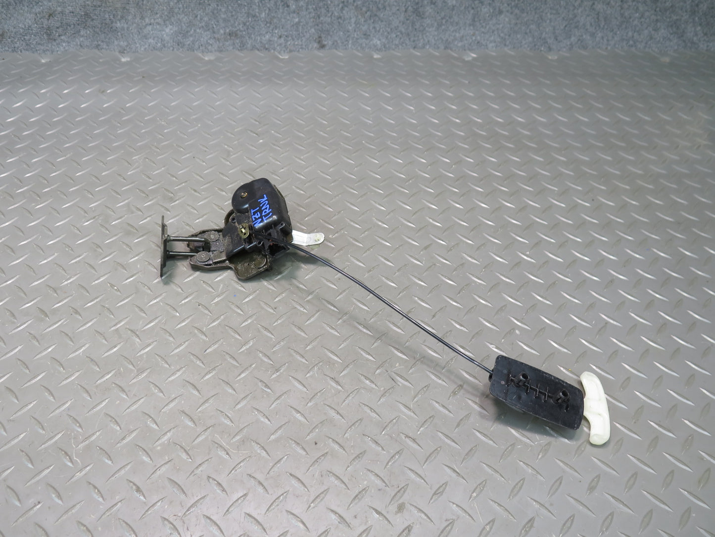 04-09 Nissan 350Z Z33 Convertible Rear Trunk Lid Lock Latch Actuator OEM
