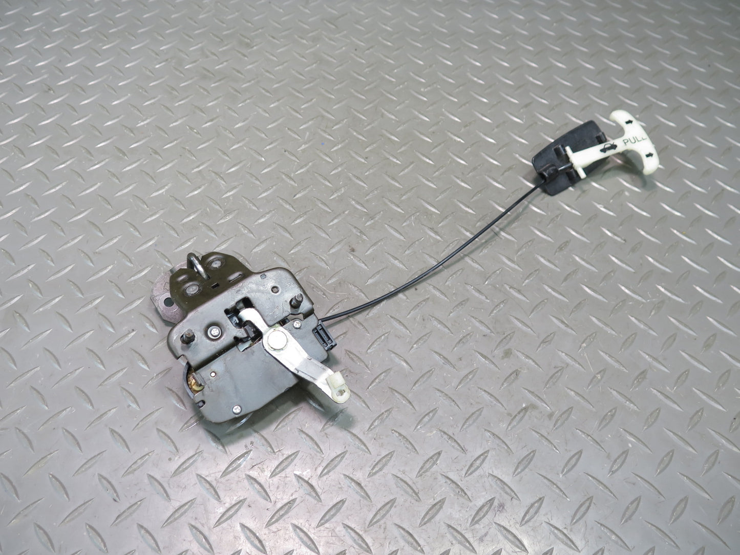 04-09 Nissan 350Z Z33 Convertible Rear Trunk Lid Lock Latch Actuator OEM