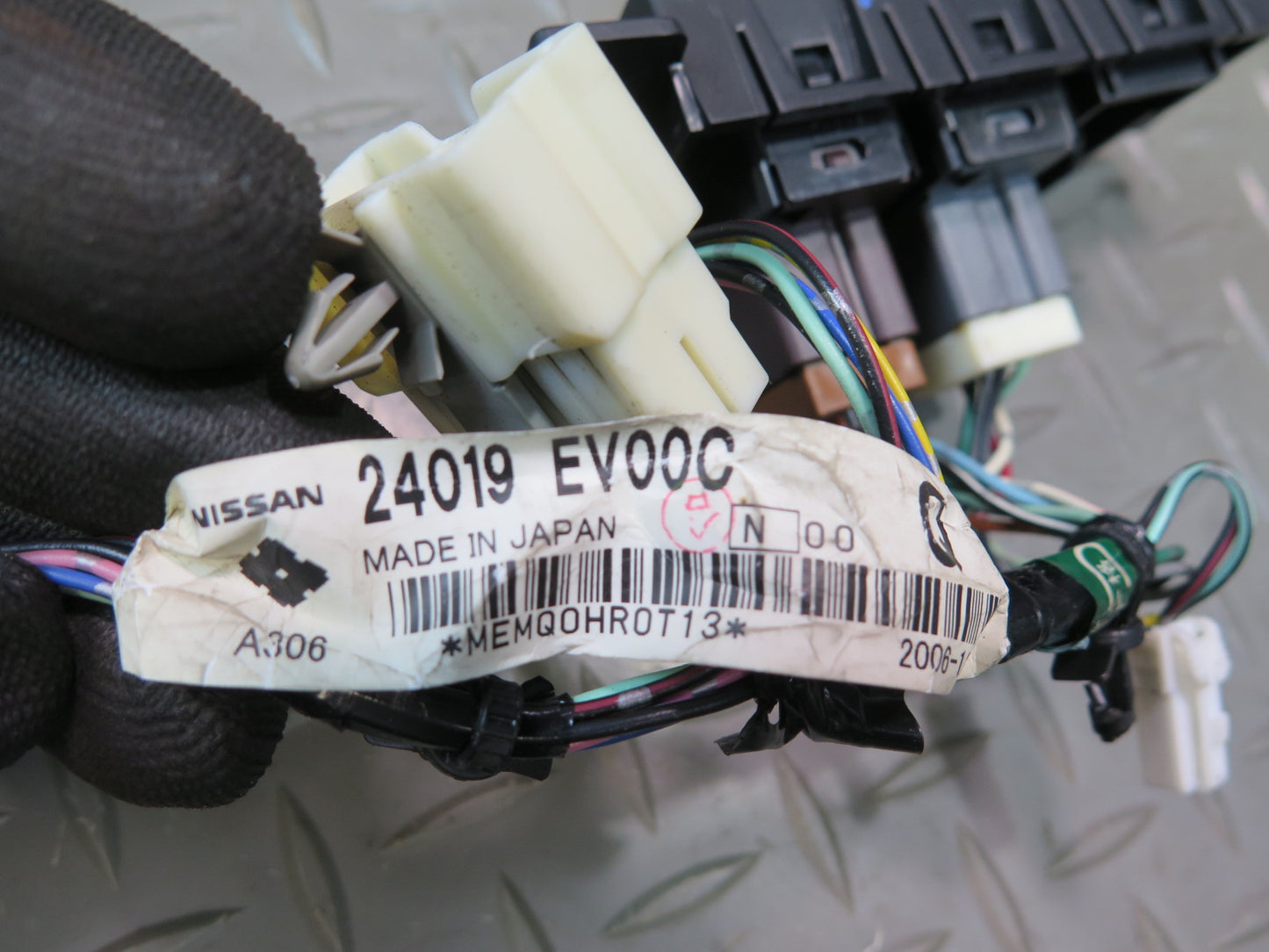 06-08 Nissan 350Z Z33 Convertible Center Console Heated Seat Switch Panel OEM