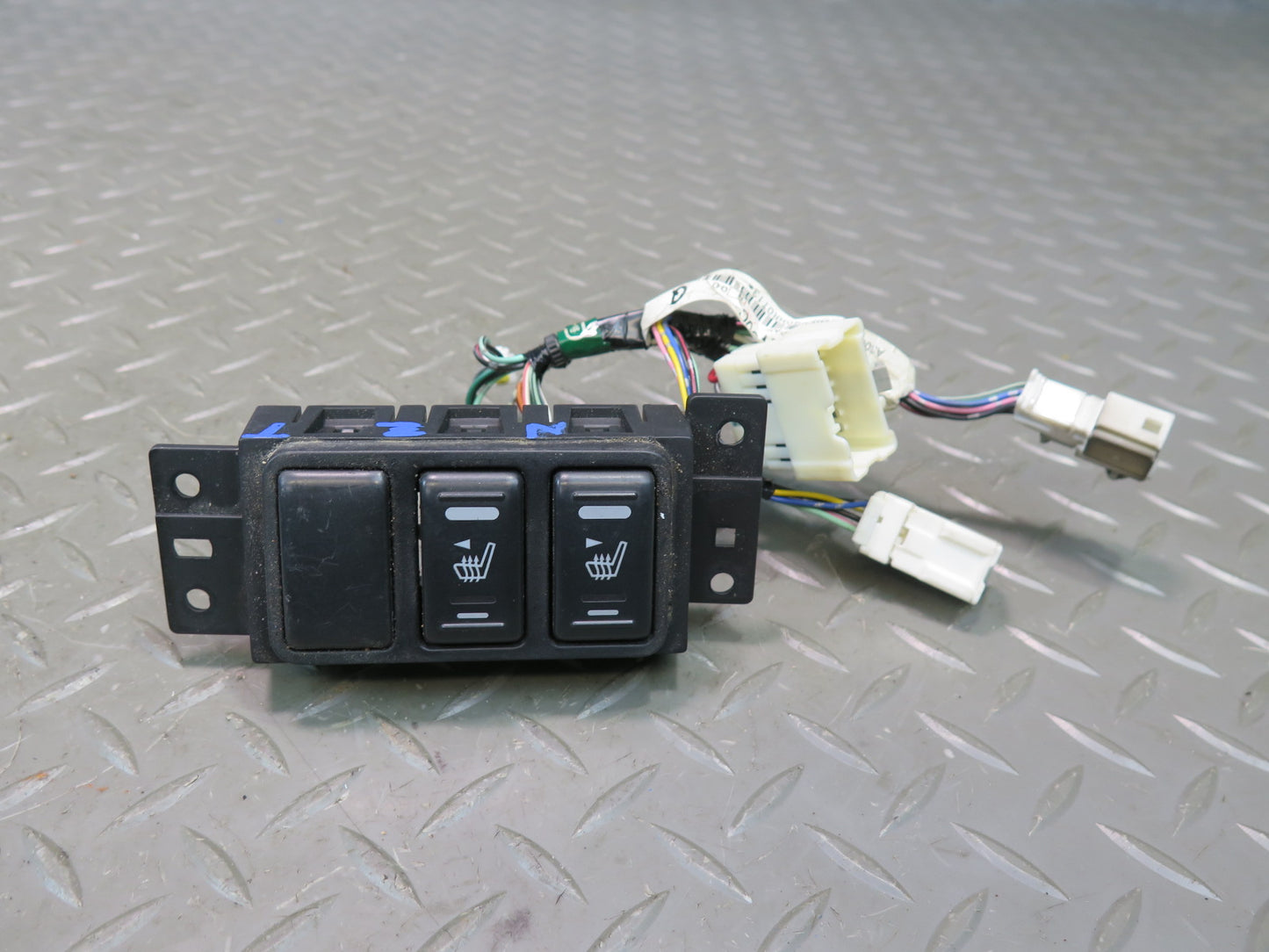 06-08 Nissan 350Z Z33 Convertible Center Console Heated Seat Switch Panel OEM