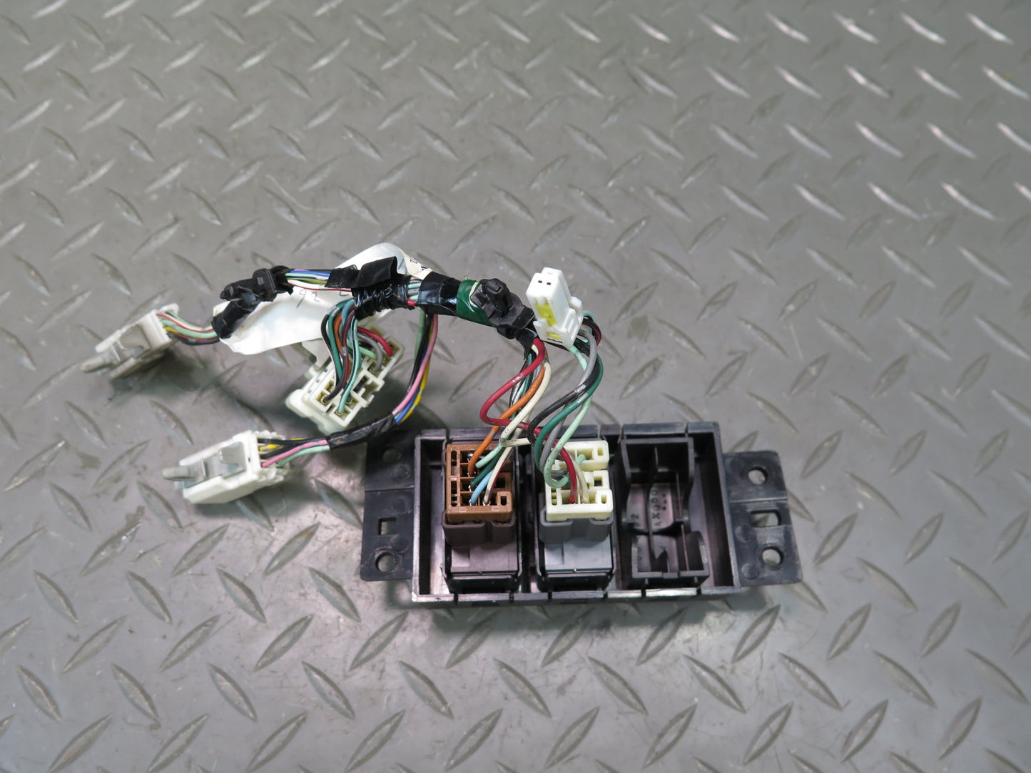 06-08 Nissan 350Z Z33 Convertible Center Console Heated Seat Switch Panel OEM