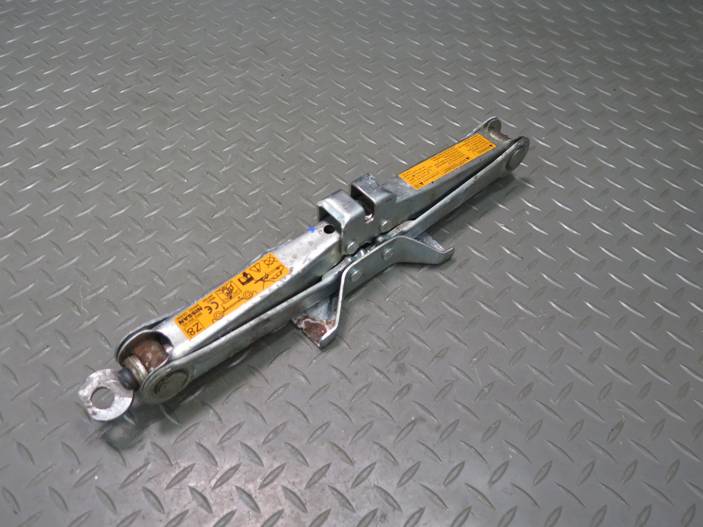 04-09 Nissan 350Z Z33 Convertible Emergency Spare Tire Lift Jack 99550CE86C OEM