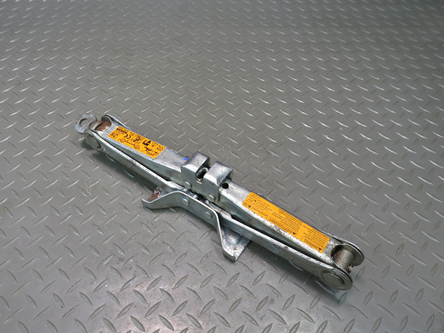 04-09 Nissan 350Z Z33 Convertible Emergency Spare Tire Lift Jack 99550CE86C OEM