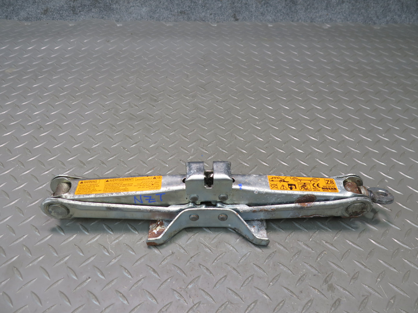 04-09 Nissan 350Z Z33 Convertible Emergency Spare Tire Lift Jack 99550CE86C OEM