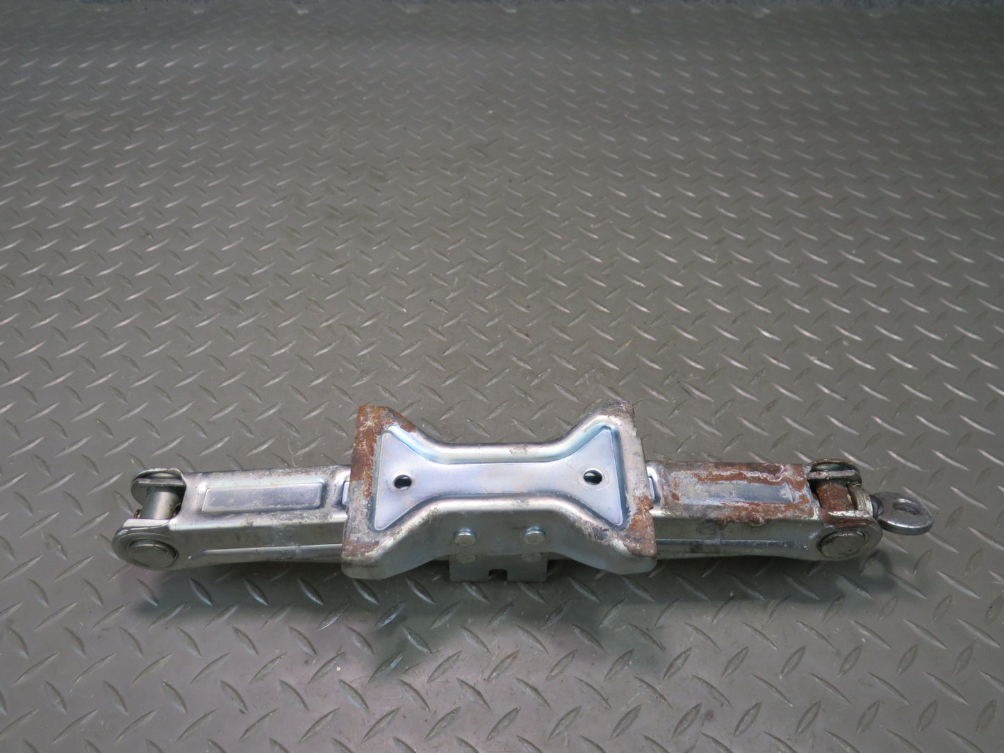 04-09 Nissan 350Z Z33 Convertible Emergency Spare Tire Lift Jack 99550CE86C OEM