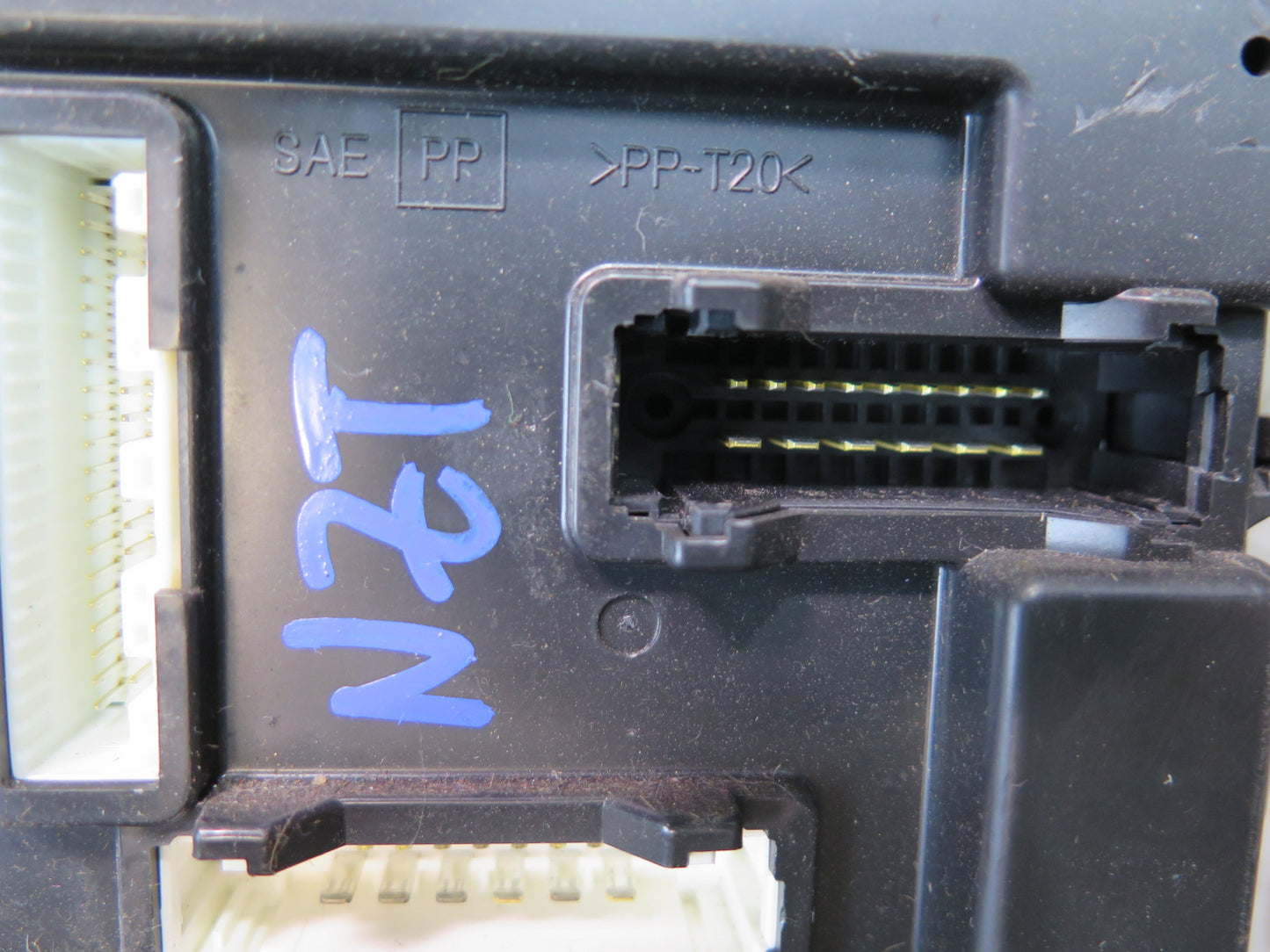07-09 Nissan Z33 350Z Convertible BCM Body Control Module Unit w Fuse Box OEM