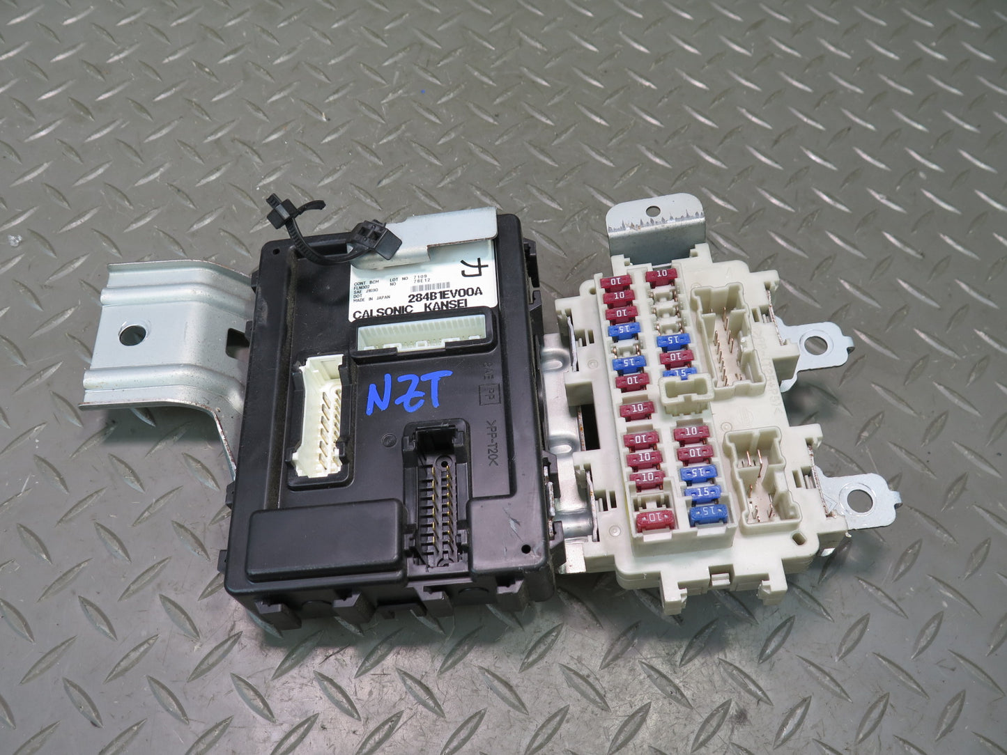 07-09 Nissan Z33 350Z Convertible BCM Body Control Module Unit w Fuse Box OEM