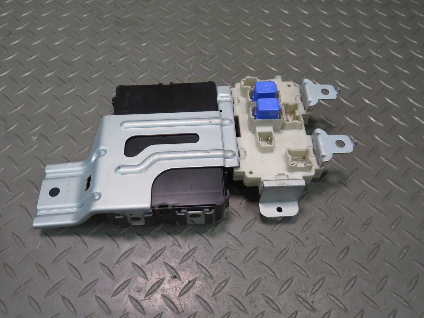 07-09 Nissan Z33 350Z Convertible BCM Body Control Module Unit w Fuse Box OEM