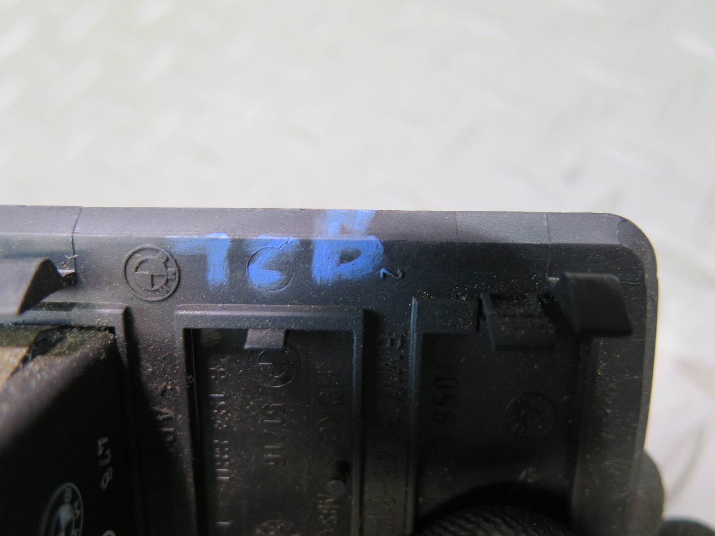 95-99 BMW E36 318ti ASC Control Button Switch Panel 1390806 OEM