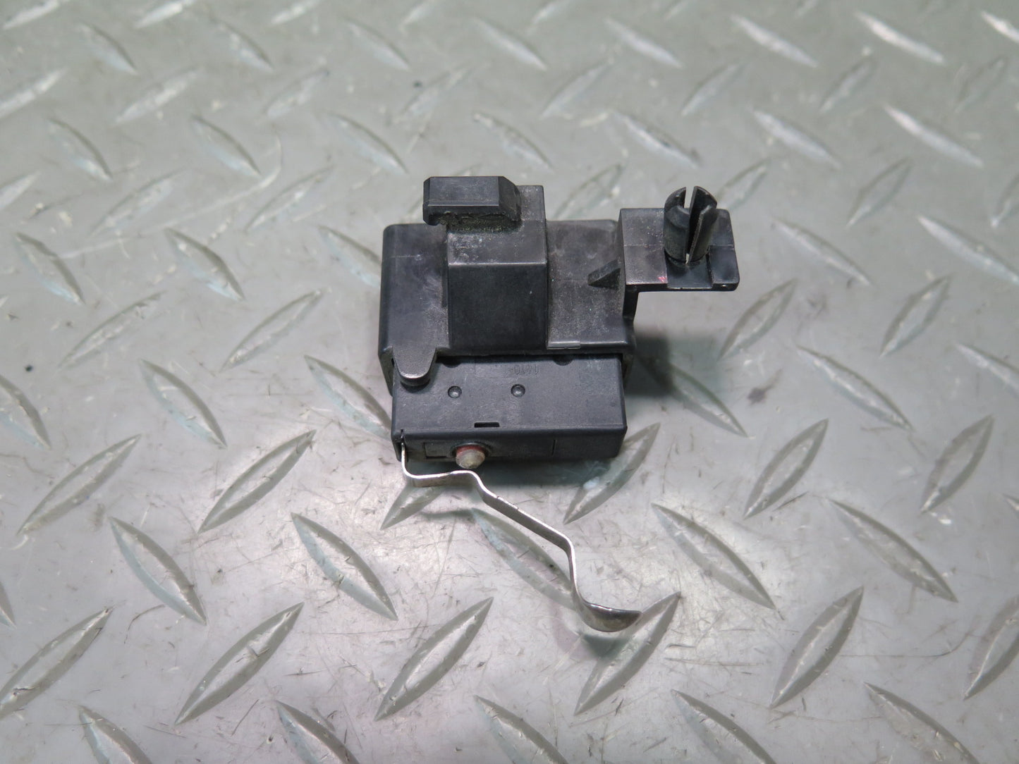 95-99 BMW E36 318ti Hood Position Micro Switch Sensor 8350549 OEM