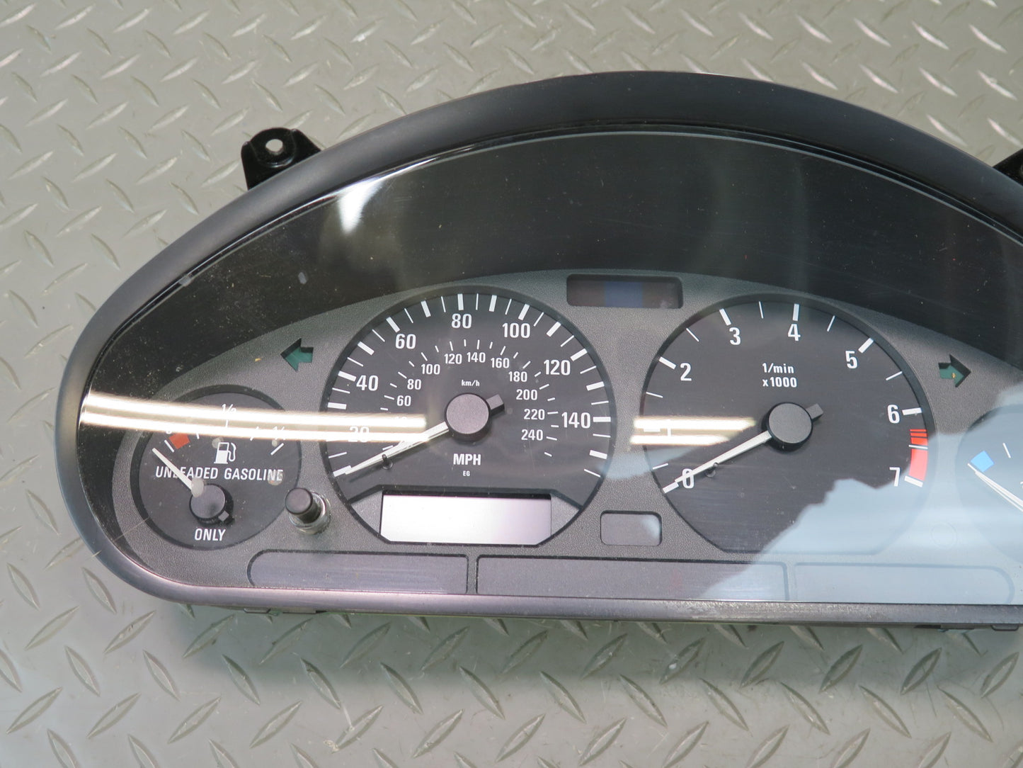 97-99 BMW E36 318ti Compact A/T Instrument Cluster Gauge Speedometer 8371561 OEM